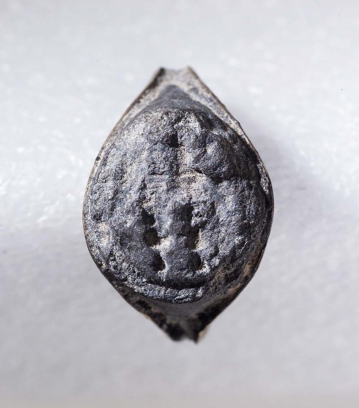 Signet ring