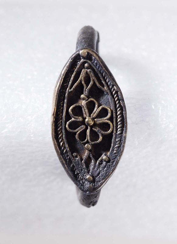 Finger ring