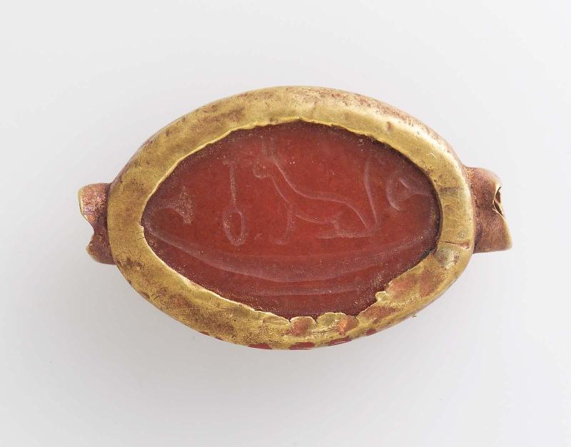 Carnelian cowroid seal