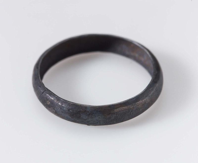 Finger ring