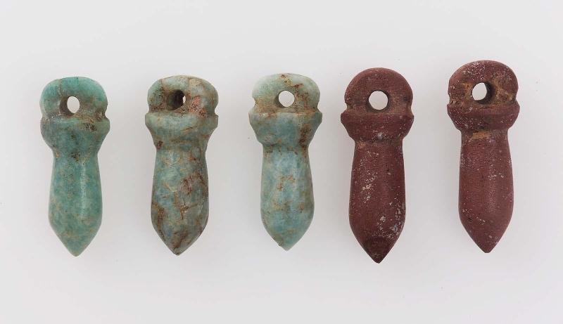 Amulets of papyrus columns (wadj)