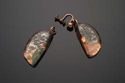Pair of earrings