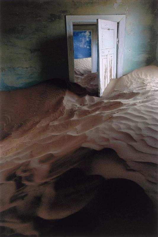 Sand House Blue, Vertical