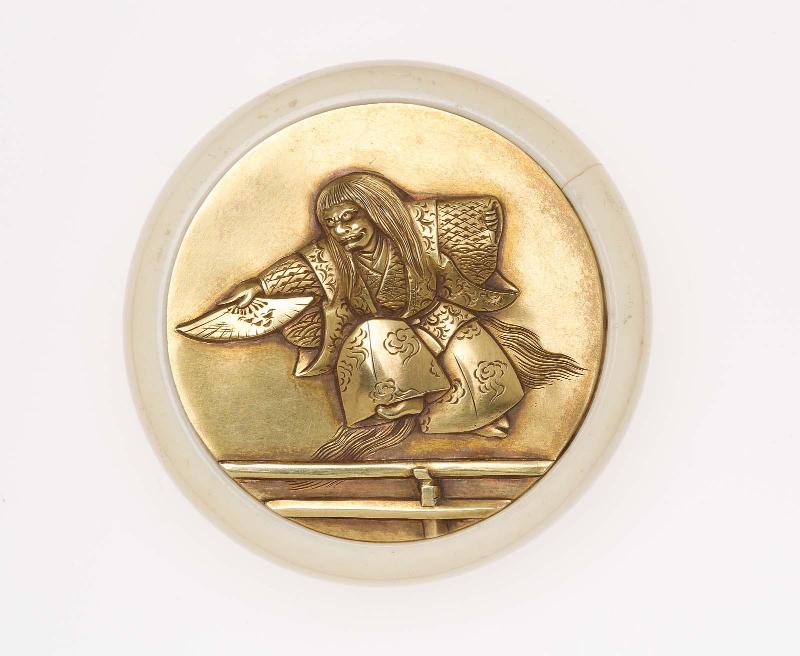Kagami netsuke with design of No dancer in the play Shakyo