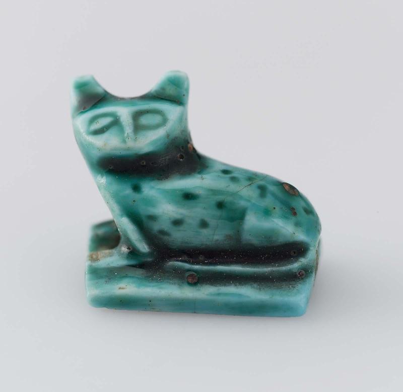 Amulet in the form of a cat