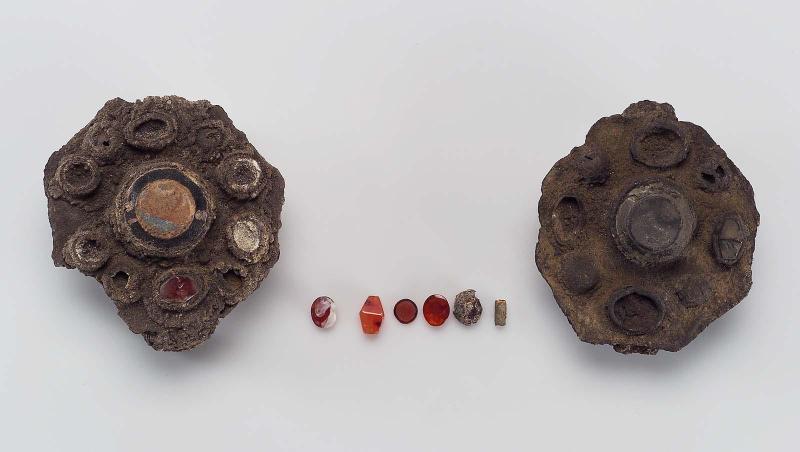 Bracelet with octagonal disc