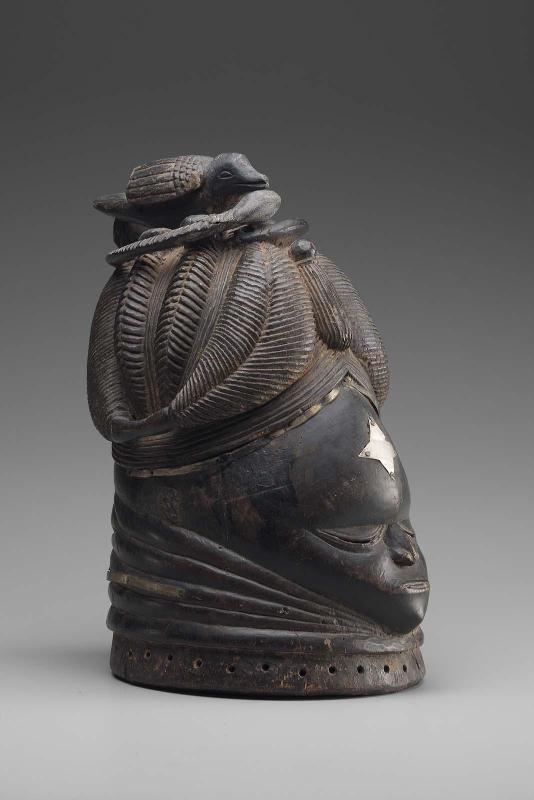 Helmet mask for the Sande society (ndoli jowei)
