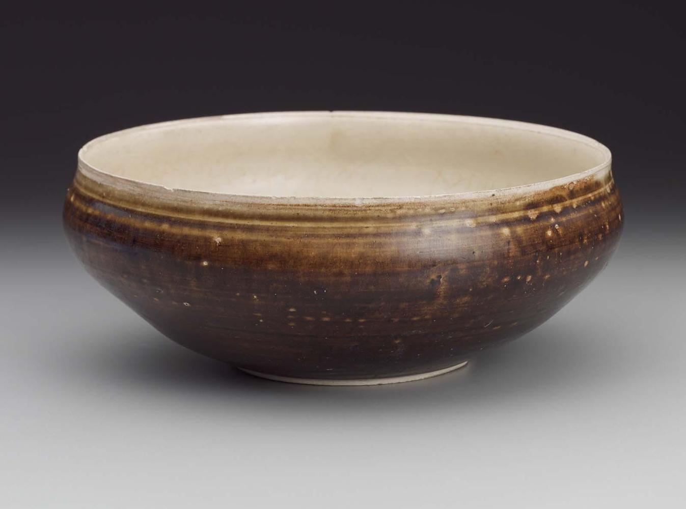 Alms bowl