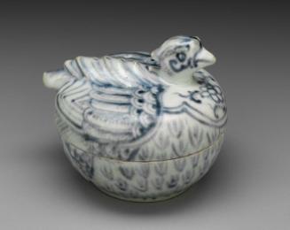 Covered box with lid molded in pheonix