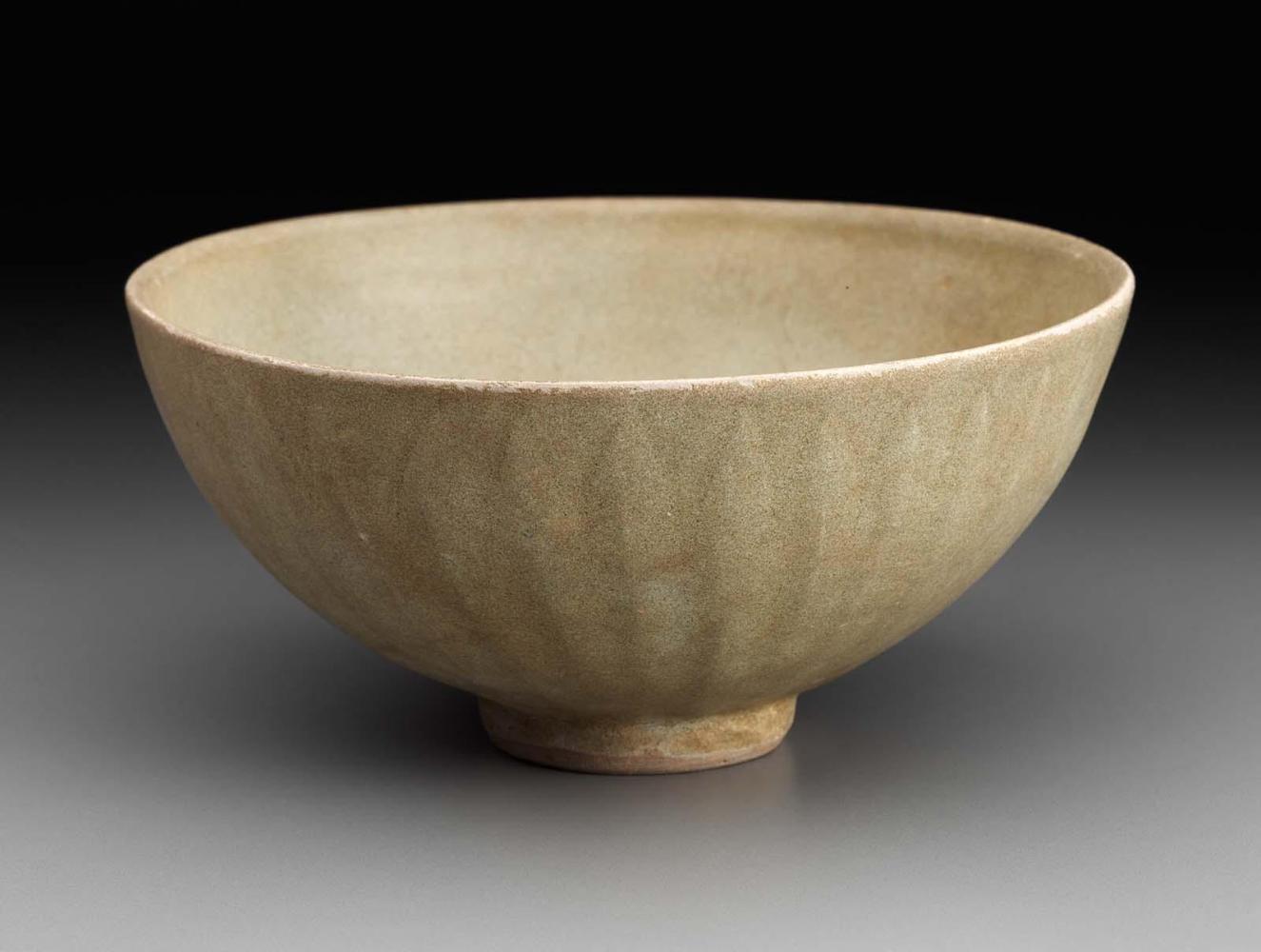 Lianzhi-shaped bowl