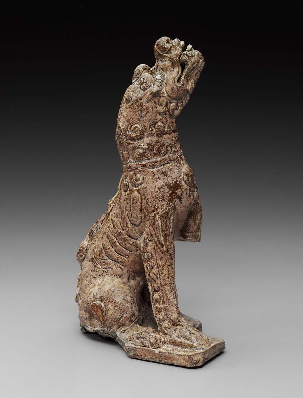 Nghê statue
