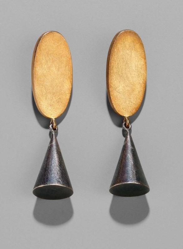 Pair of earrings