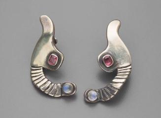 Pair of earrings