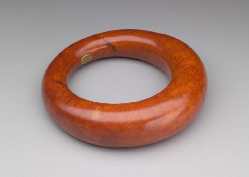 Bangle bracelet