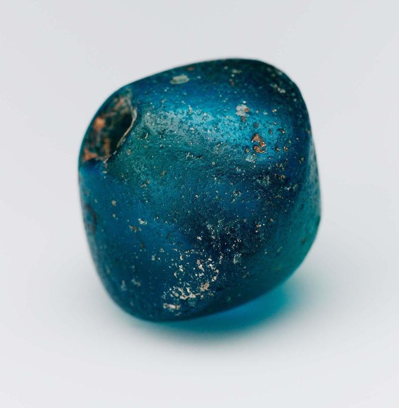 Biconical bead