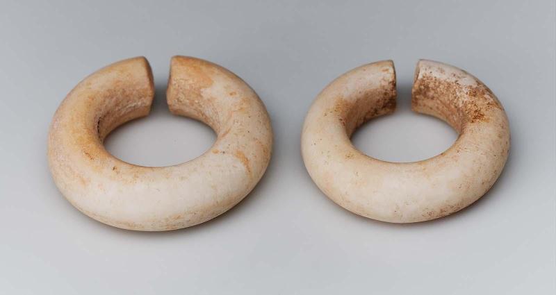 Hair rings or earrings