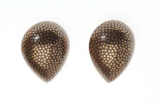 Pair of earrings