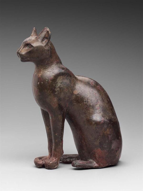 Statuette of a cat
